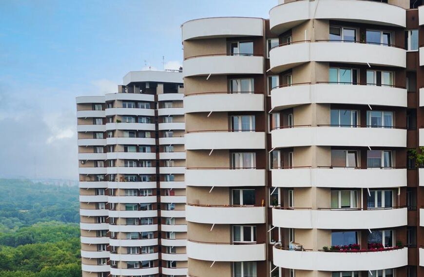 Topowe kredyty mieszkaniowe z oprocentowaniem regulowanym – Listopad 2025