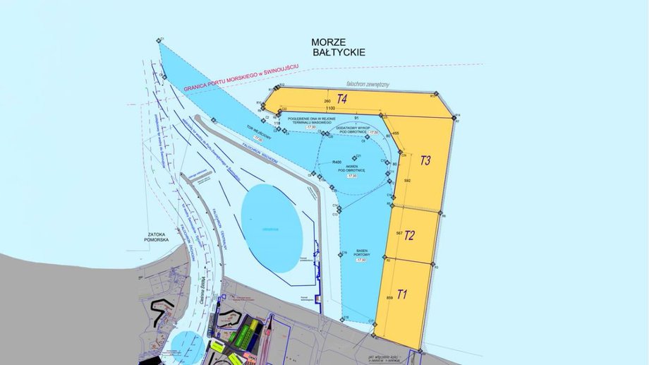 Terminal głębokowodny w Świnoujściu zostanie utworzony — zapewnia zastępca ministra infrastruktury, Arkadiusz Marchewka, w rozmowie z Business Insider Polska. Jest przekonany, że nie powstrzyma tego opór Niemiec ani władz lokalnych. Zaznacza, że kluczowym celem rządu jest rozwój portów morskich w Polsce, w tym konstrukcja Przylądka Pomerania. Projekt nowego portu kontenerowego w Świnoujściu