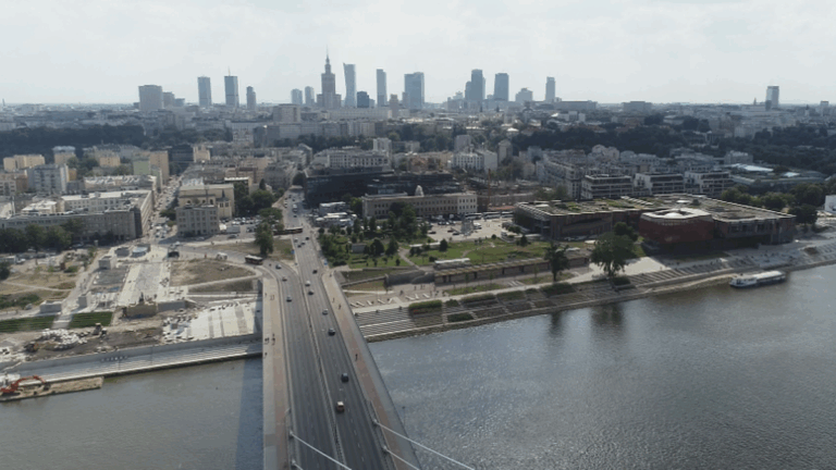 Zablokowane drogi, korekty w transporcie publicznym. Utrudnienia w Warszawie 11 listopada. - INFBusiness