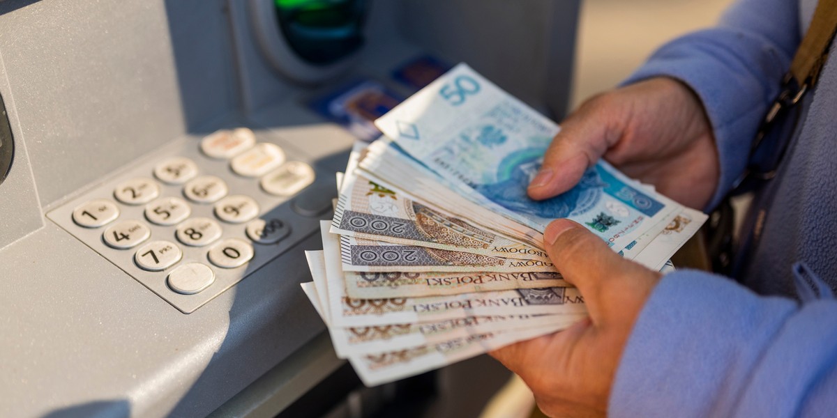 Dynamika gotówki w obiegu przyśpiesza, ale nie jest to nadzwyczajne zjawisko, biorąc pod uwagę skalę podaży pieniądza ogółem.