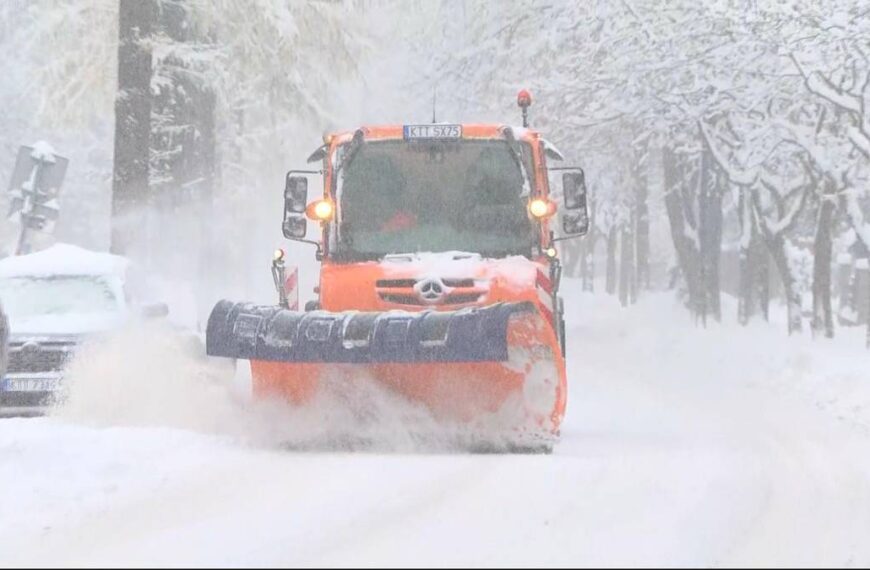 Zimowy sztorm paraliżuje południową Polskę. Przerwy w dostawie energii elektrycznej dotykają dziesiątki…