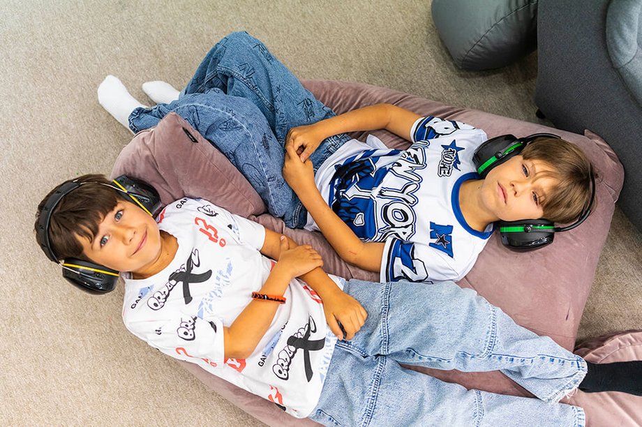 Coraz więcej przestrzeni użyteczności publicznej zauważa zapotrzebowanie osób w spektrum neuroróżnorodności i integruje ich oczekiwania w planowaniu obiektów. W Centrum Janki - największym ośrodku handlowym w regionie Mazowsza - powstała, wykreowana we współpracy z ekspertami, Strefa Wyciszenia. Centrum Janki promuje włączanie społeczne. Uruchomiono Cichą Przestrzeń – nie tylko dla osób w spektrum autyzmu. - INFBusiness