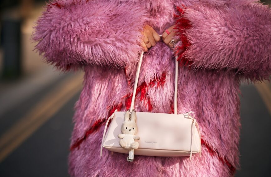 Wpływ AI na prognozowanie trendów modowych.