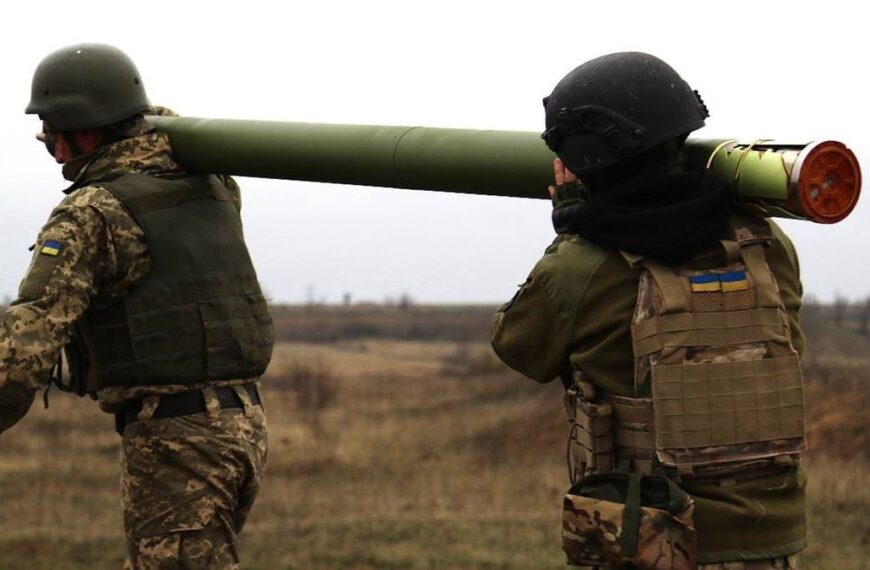 100 mln USD na uzbrojenie dla Ukrainy. Sikorski ogłasza.