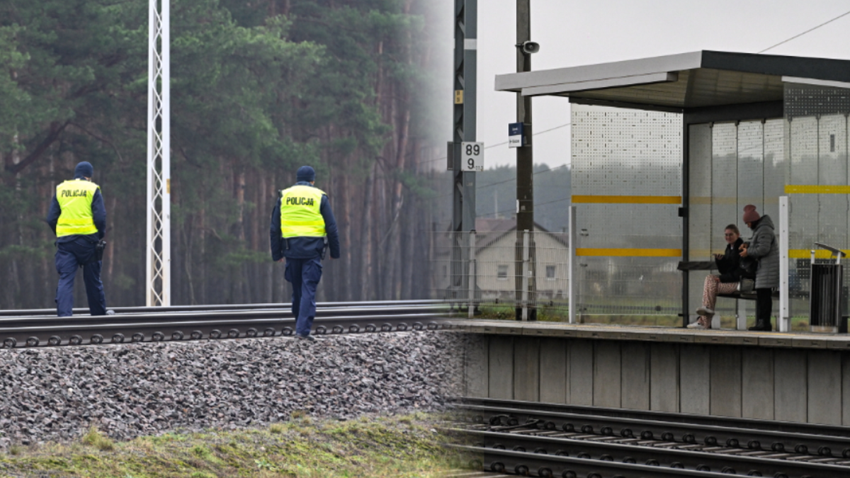Dw&oacute;ch policjant&oacute;w w kamizelkach odblaskowych na torach kolejowych obok peronu stacji, na kt&oacute;rej siedzi para ludzi.