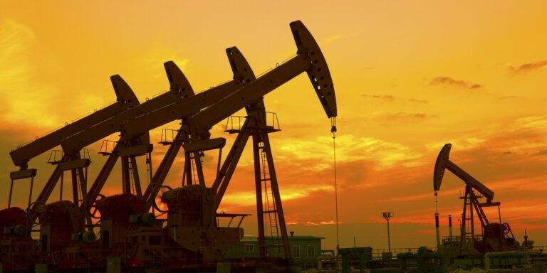 Nafta w górę! Optymizm inwestorów po sygnałach zza oceanu. - INFBusiness