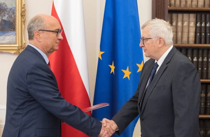 Marek Siwiec kieruje biurem Sejmu. „Taki jest zamysł, rzecz jasna, pokojowo”