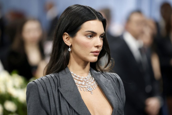 Znane osoby urodzone 3 listopada: Kendall Jenner, Lara Raj