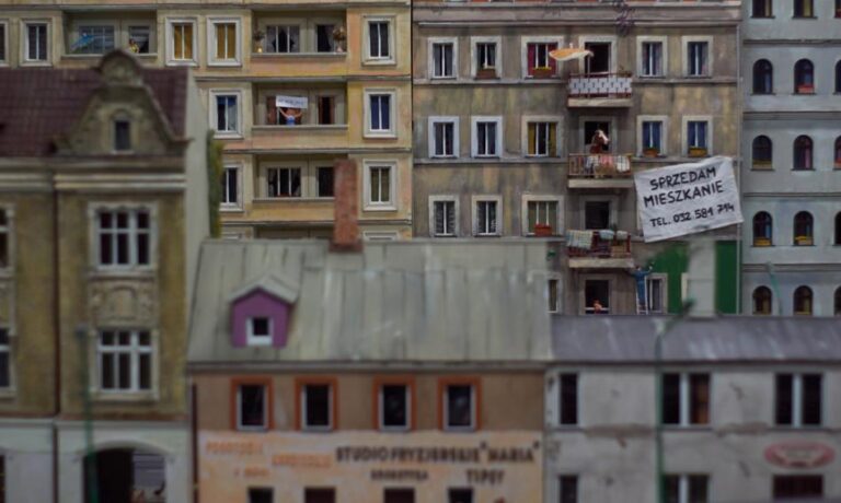 Oszczędności na zakup mieszkania: Ile odłożyć? Zarobki w górę, ceny nieruchomości bez zmian. - INFBusiness