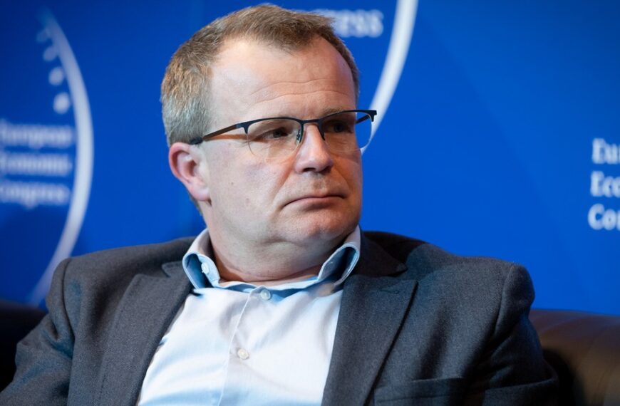 Ludwik Kotecki alarmuje w sprawie problemów budżetu państwa. Niezbędny program naprawczy.