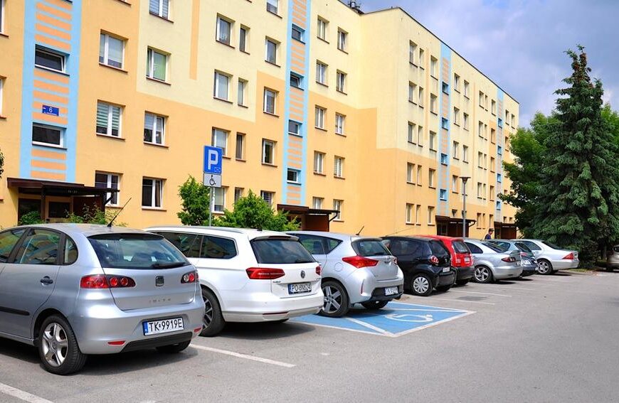 Wzrost transakcji i początkowe korekty cen w górę na rynku używanych mieszkań.