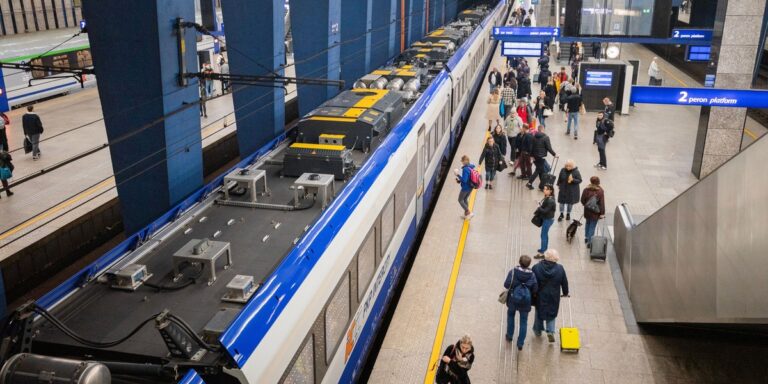 Ekspresowe pociągi w Polsce. Podwyżki opłat za przejazdy po zwiększeniu prędkości? - INFBusiness