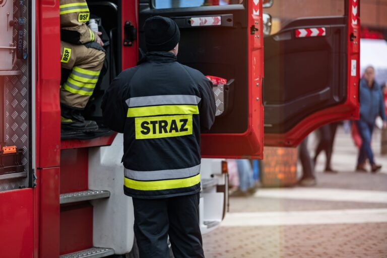 Kraj w kraju. Realny ogień w wymyślonym budynku. - INFBusiness