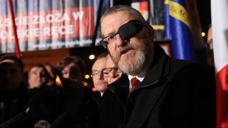 Braun seeks counterintelligence safeguarding. Letter to Siemoniak follows Emil Czeczko award. - INFBusiness