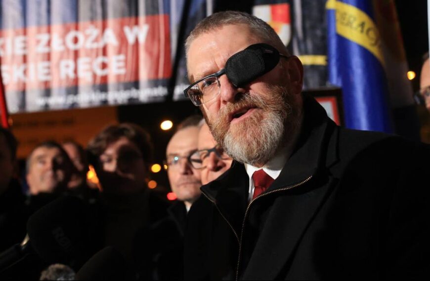 Braun seeks counterintelligence safeguarding. Letter to Siemoniak follows Emil Czeczko award.