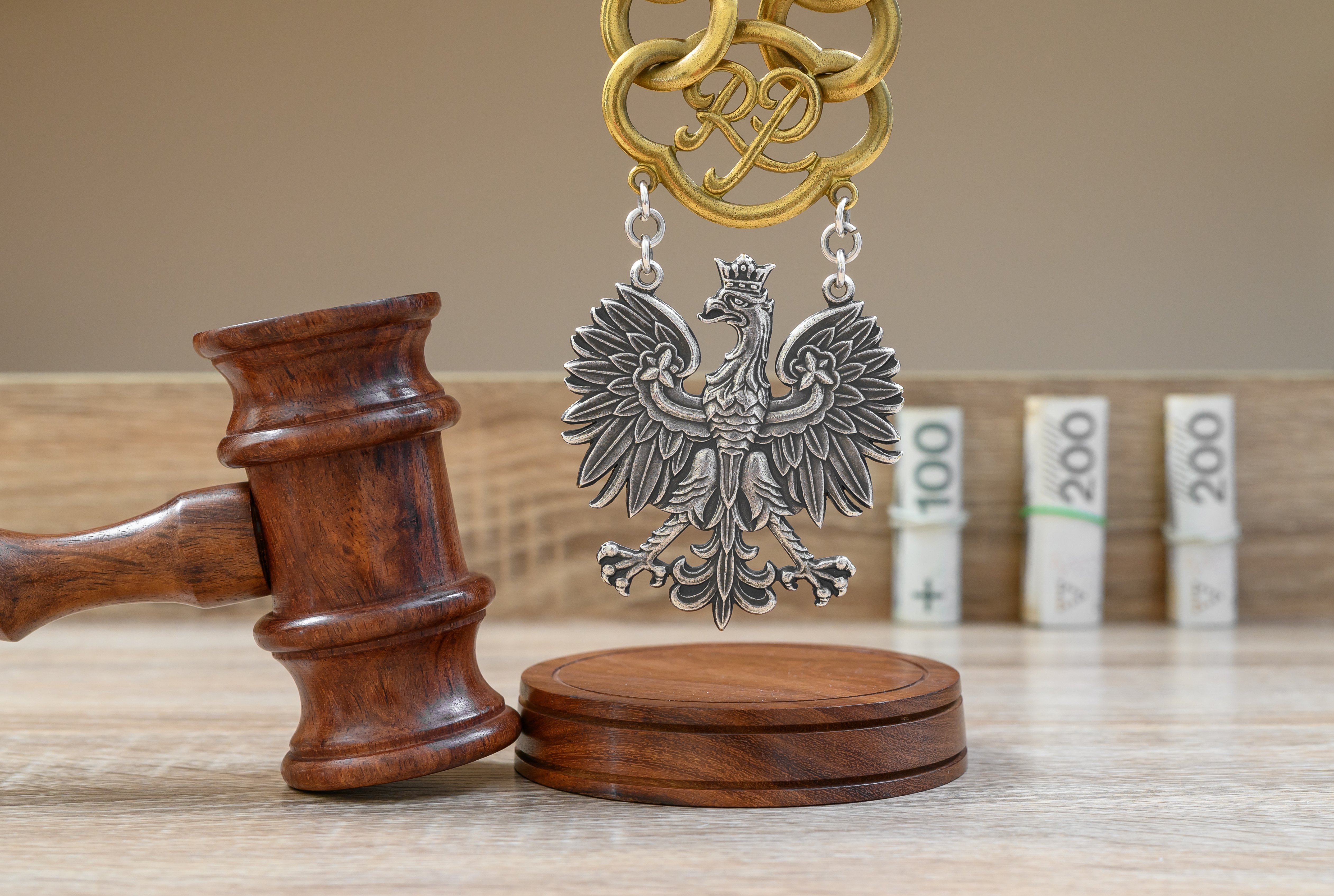 Kraj w kraju. Czterysta lat na spłatę zadłużenia. Krakowski budowlaniec i jego triki. - INFBusiness