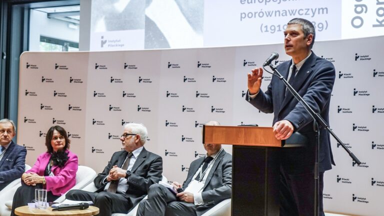 Instytut Pileckiego powraca do celebrowania pamięci obywateli II Rzeczypospolitej, którzy ponieśli śmierć z rąk niemieckich najeźdźców, ponieważ ocalali Żydów. Pilecki Institute Honors Jewish Rescuers After Year's Hiatus - INFBusiness