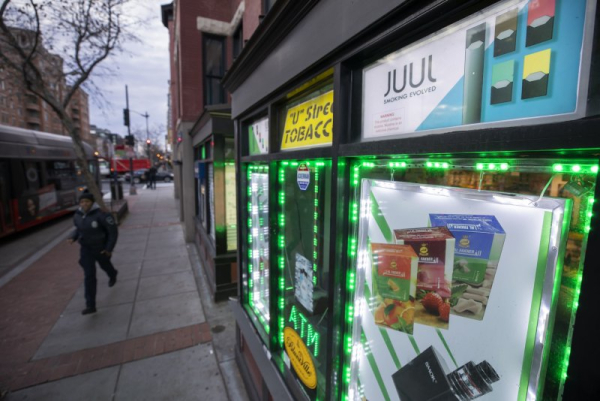 Wzrasta liczba nastolatków używających e-papierosów, a także nie udaje się im rzucić…