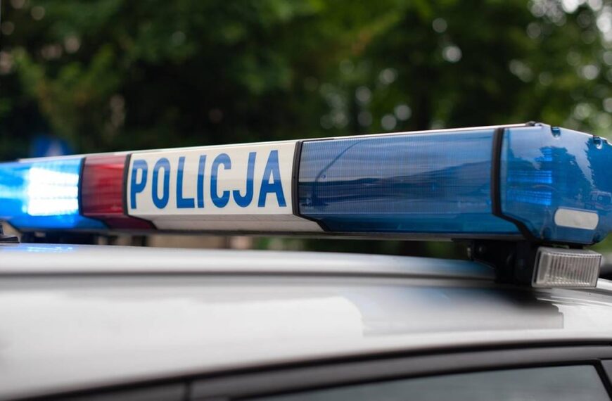 Zgon 44-latka na Wawrze; stołeczna policja aresztowała dwie osoby.