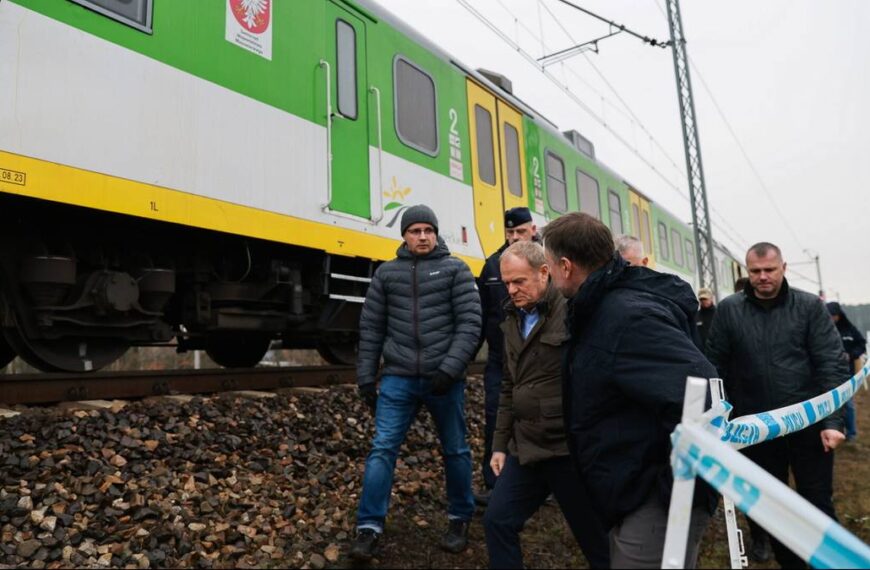 Najpewniej planowano detonację w pociągu. Komentarz premiera o sabotażu.