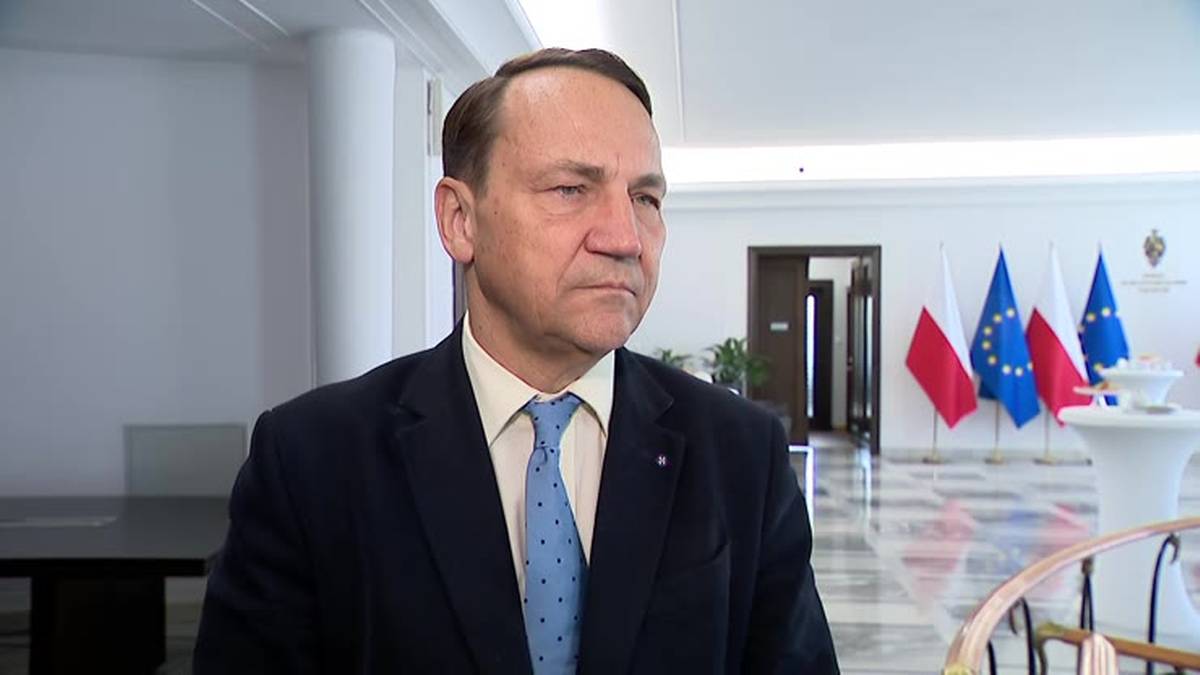 W piątek zainaugurowano protesty rolników, które mają związek z przywozem artykułów zza granicy, które - jak twierdzą demonstrujący - często charakteryzują się znacznie gorszą jakością niż te wytwarzane w Polsce. Największe niedogodności czekają uczestników ruchu drogowego w województwie zachodniopomorskim, niemniej jednak zgromadzenia odbędą się w 40 miejscach w całej Polsce. Rolnicze protesty na ulicach. "Bronimy interesów wszystkich obywateli" - INFBusiness