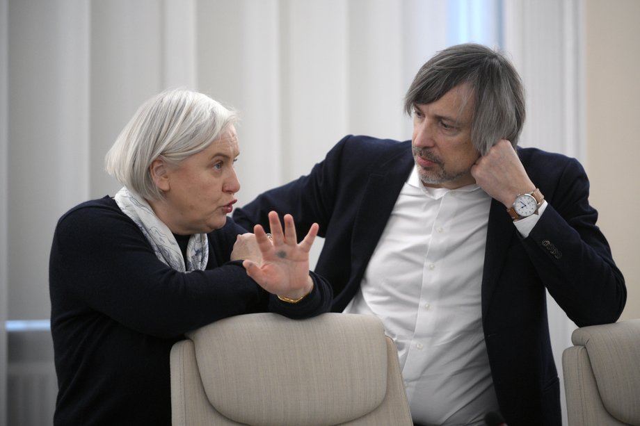 Cel klimatyczny Unii Europejskiej na rok 2040, który zakłada redukcję emisji dwutlenku węgla w UE o 90% w porównaniu z poziomem z roku 1990, jest dla Polski niepotrzebny – oświadcza w rozmowie z Business Insider Polska wiceminister klimatu, Krzysztof Bolesta. Rząd w Warszawie nie godzi się także z aktualnymi planami UE dotyczącymi opłaty od emisji w ramach ETS2. Dlatego wnioskuje o modyfikację europejskiego prawa klimatycznego, aby odsunąć w czasie wprowadzenie ETS2 dla krajów, które tego chcą. Wiceminister klimatu i środowiska Krzysztof Bolesta rozmawia z byłą ministrą przemysłu Marzeną Czarnecką