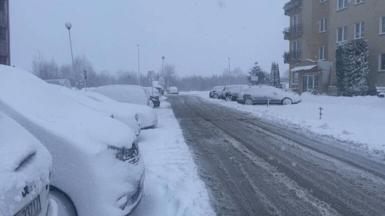 Debiut Zimy: Zawierucha i Alarm RCB w 7 Powiatach. - INFBusiness