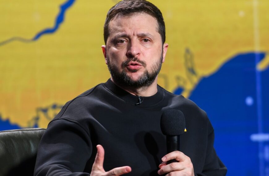 Rosja pod presją sankcji. Zełenski: Potencjalne straty liczone w miliardach.