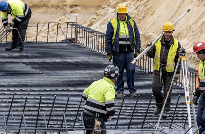 Praca Ukraińców w Polsce. Najnowsze statystyki z GUS.