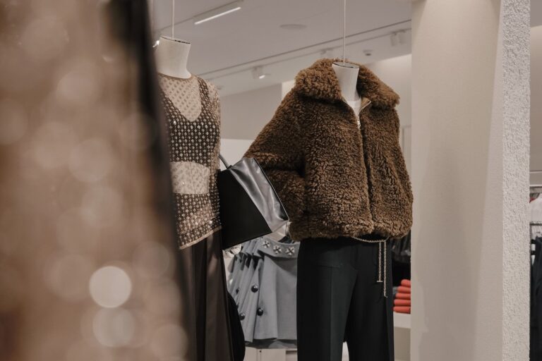 H&M Złote Tarasy: Inauguracja Salonu Firmowego w Nowej Odsłonie - INFBusiness