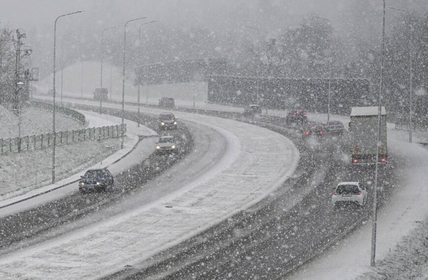 Aura dokucza. Utrudnienia na A4 i brak energii elektrycznej na Podkarpaciu.