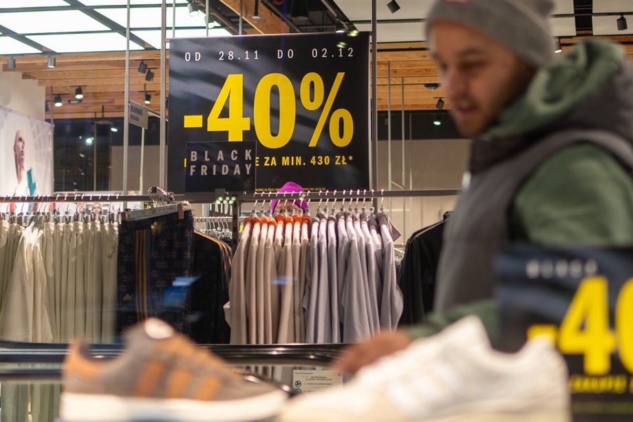 Black Friday pod lupą. Polacy masowo sprawdzają, czy promocje są prawdziwe