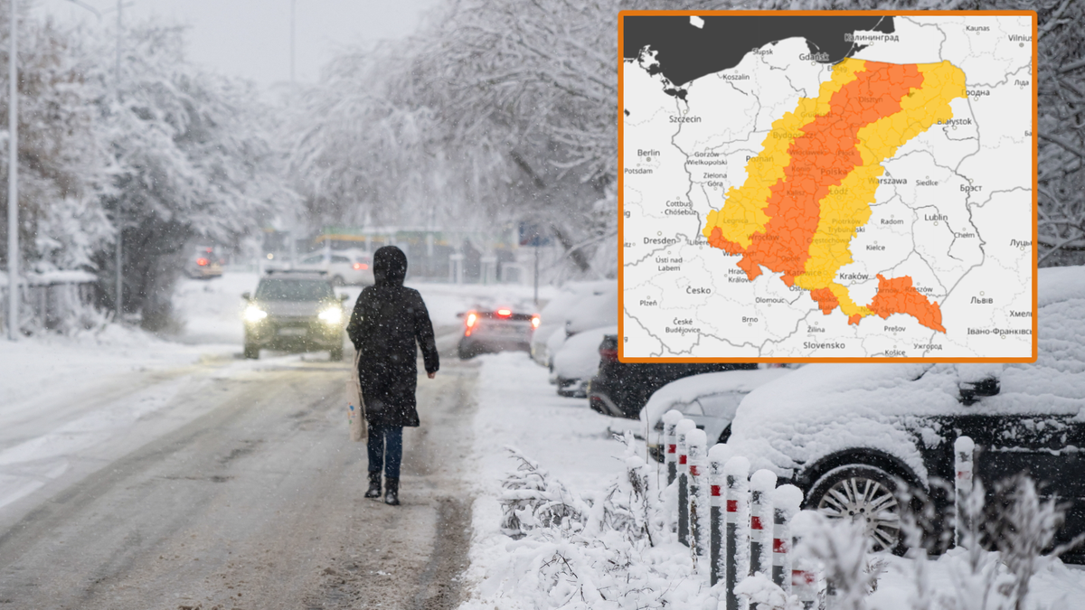 W nadchodzących dniach obfite opady śniegu i silny mróz obejmą znaczną część Polski. Państwowy Instytut Meteorologii i Gospodarki Wodnej ogłosił alarmy o intensywnych opadach śnieżnych dla dziewięciu regionów. Warstwa białego puchu osiągnie tam nawet 25 cm. Ulica pokryta śniegiem z idącą pieszą i samochodami, w tle mapa Polski z zaznaczonymi obszarami ostrzeżeń przed burzami śnieżnymi.