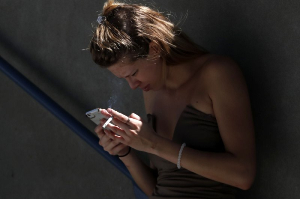 <p> Jak wynika z nowego raportu Amerykańskiego Towarzystwa Walki z Rakiem, tytoń nadal jest główną przyczyną zgonów z powodu nowotworów w USA, której można zapobiec, pomimo drastycznego spadku liczby osób palących. Tytoń nadal najczęstszą przyczyną śmiertelnych nowotworów, mimo niższego wskaźnika palenia - INFBusiness