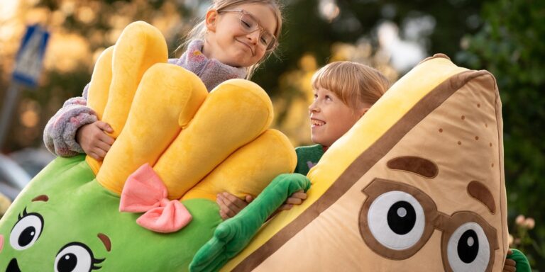 Żabka przedstawia swoje postaci. Poznajemy detale akcji. - INFBusiness