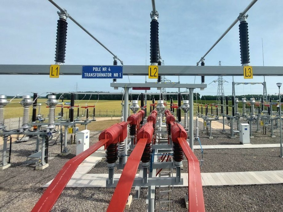 W erze gwałtownych przemian technologicznych i wzrastających problemów związanych z transformacją energetyczną, PGE Dystrybucja po raz kolejny demonstruje, że innowacja i gotowość na nowe rozwiązania stanowią bazę nowoczesnego sektora energii. Program GRID UP!, którego druga edycja właśnie się rozpoczęła, jest wyjątkową inicjatywą, która spaja świat startupów, przedsiębiorstw technologicznych i instytucji naukowych z praktyką jednego z czołowych operatorów systemu dystrybucyjnego w Polsce. GRID UP! II Edition – Pioneering the Future of Energy with PGE Distribution - INFBusiness