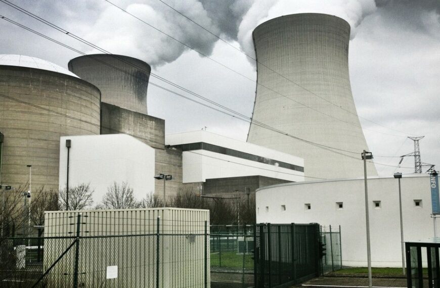 Bezzałogowce nad belgijską siłownią atomową