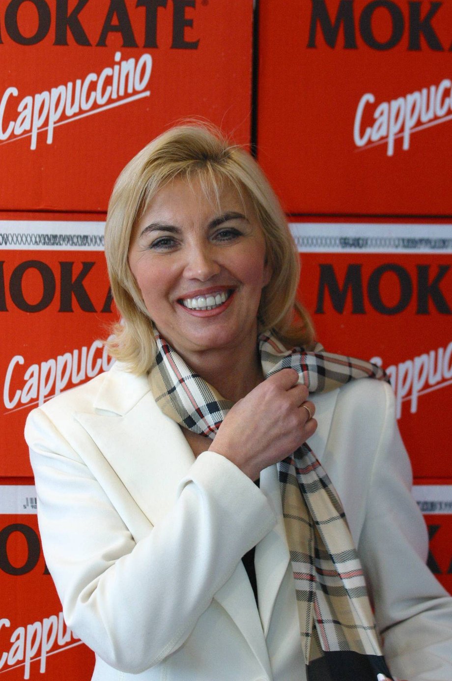 Trzy dekady temu Teresa Mokrysz objęła kierownictwo w rodzinnym przedsiębiorstwie swego męża. Zmieniła jego firmę, a zamiast wytwarzania materiałów budowlanych, rozpoczęła import z Niderlandów śmietanki w proszku. Dziś jest jedną z najzamożniejszych obywatelek Polski z fortuną szacowaną na 1,12 mld zł, a jej Mokate cappuccino zna niemalże każdy. Początkowo Polacy nie potrafili go przyrządzać. Teresa Mokrysz