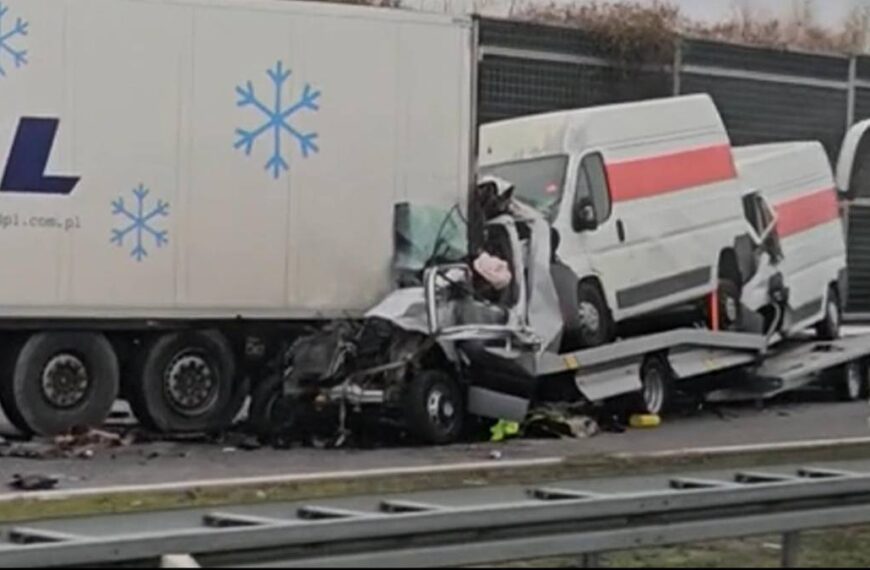 Kraksa autolawety i tira na trasie szybkiego ruchu. Interweniuje helikopter medyczny.