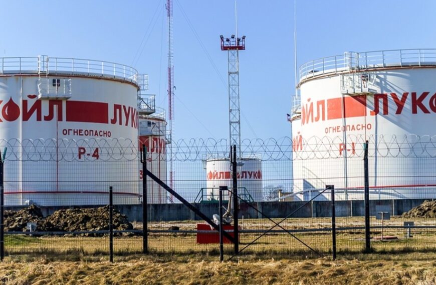 Kto nabędzie majątek Łukoila? Amerykański potentat zainteresowany.