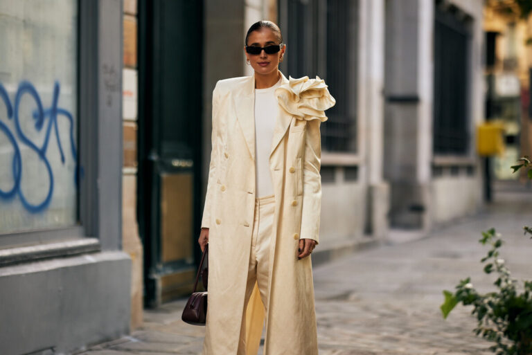 ```html Rynek dóbr luksusowych w 2025: wartość niematerialna przejmuje dominację. - INFBusiness