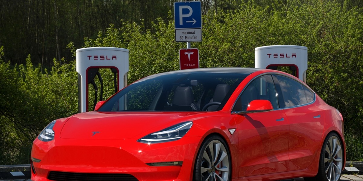 Cła Trumpa uderzyły w ceny Tesli w Kanadzie