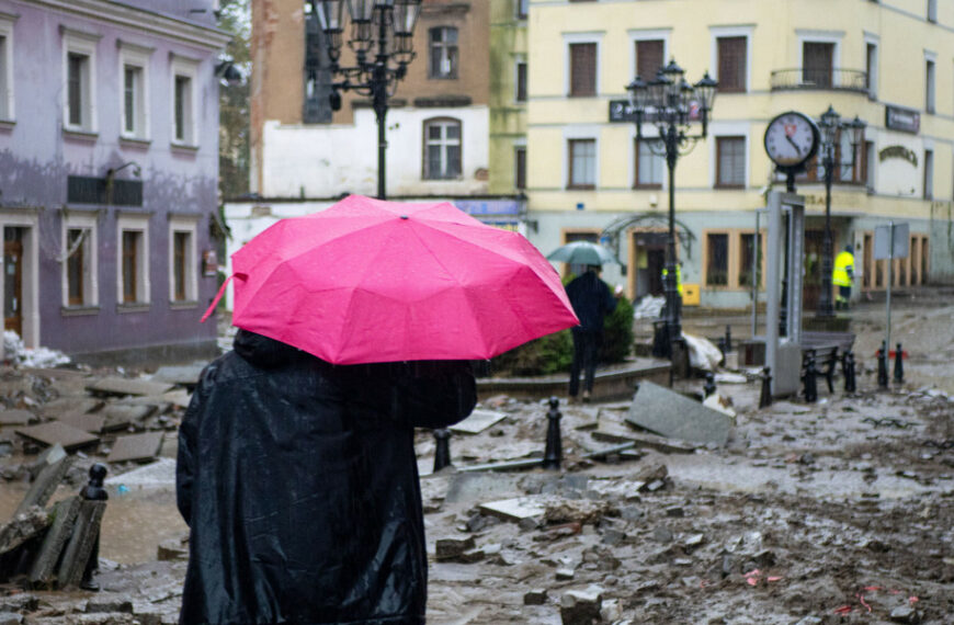 Powódź na południu kraju. Poczta Polska angażuje się w pomoc
