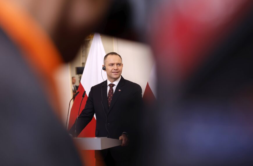 Status osoby najbliższej: Opinia Polaków a decyzja prezydenta.