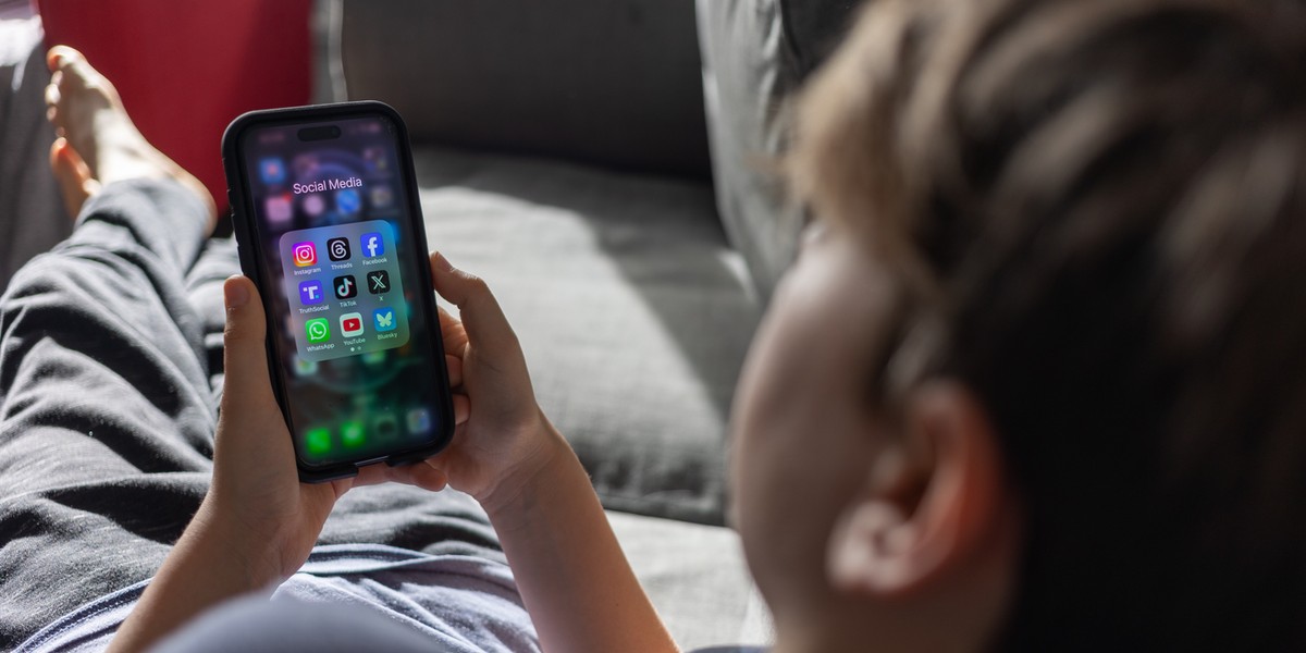 Zakaz mediów społecznościowych dla nastolatków w Australii skutkował likwidacją setek tysięcy kont w serwisach Meta