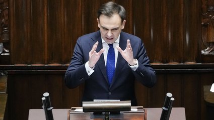 Minister finansów komentuje decyzję Donalda Trumpa."Odpowiedź musi być jednoznaczna"