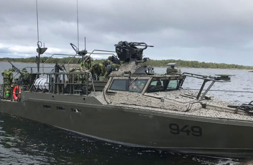 Dlaczego Szwecja, pomimo posiadania własnej legendarnej firmy Bofors,&hellip;