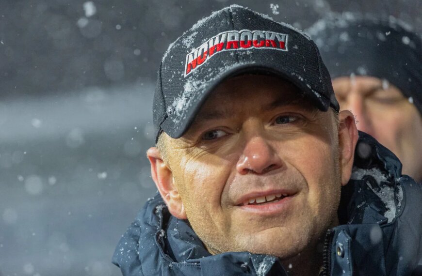 Jeden znak na odzieży Nowrocky wywołał lawinę. Policja…