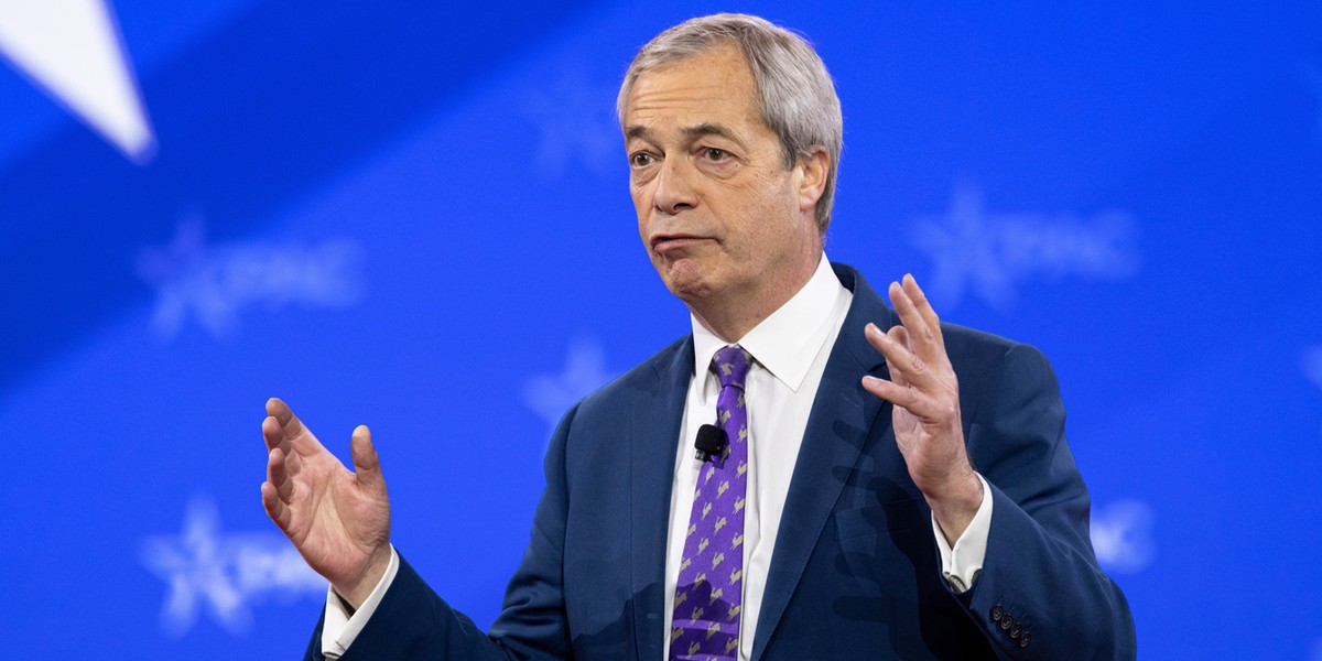 Partia Reform UK, kierowana przez Nigela Farage'a, zyskuje poparcie w sondażach.