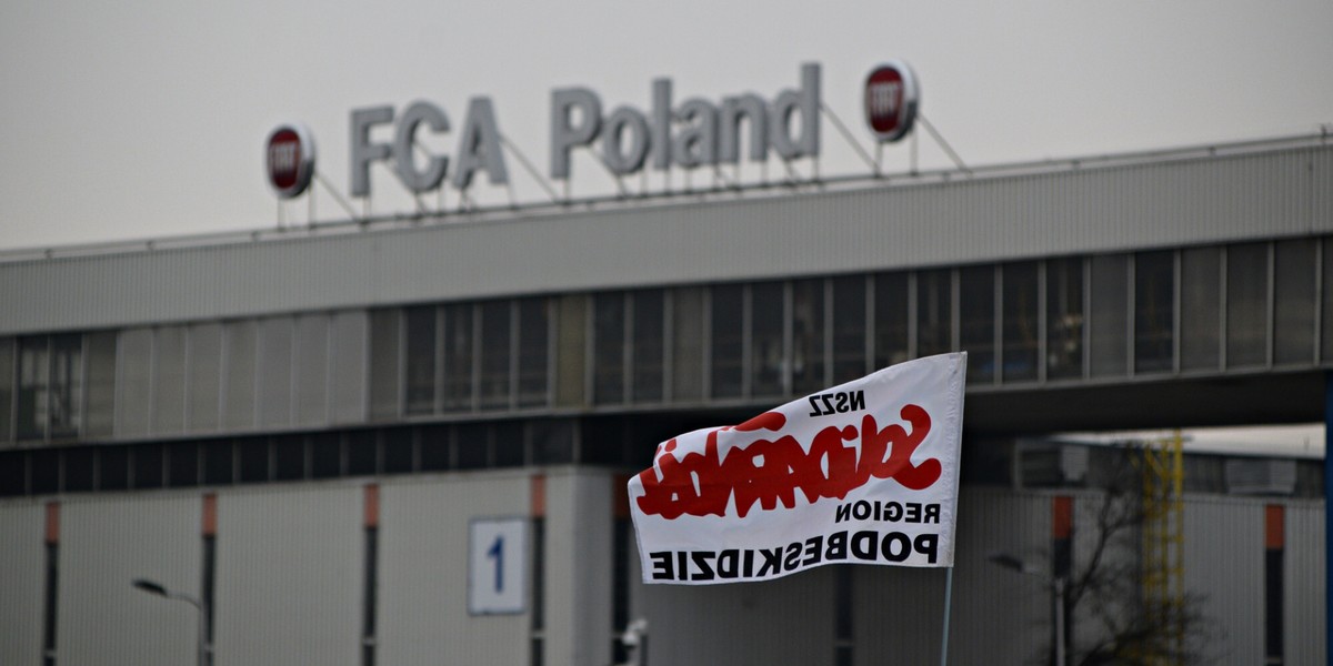 Zwolnienia grupowe w Tychach. Zakład FCA zlikwiduje trzecią zmianę